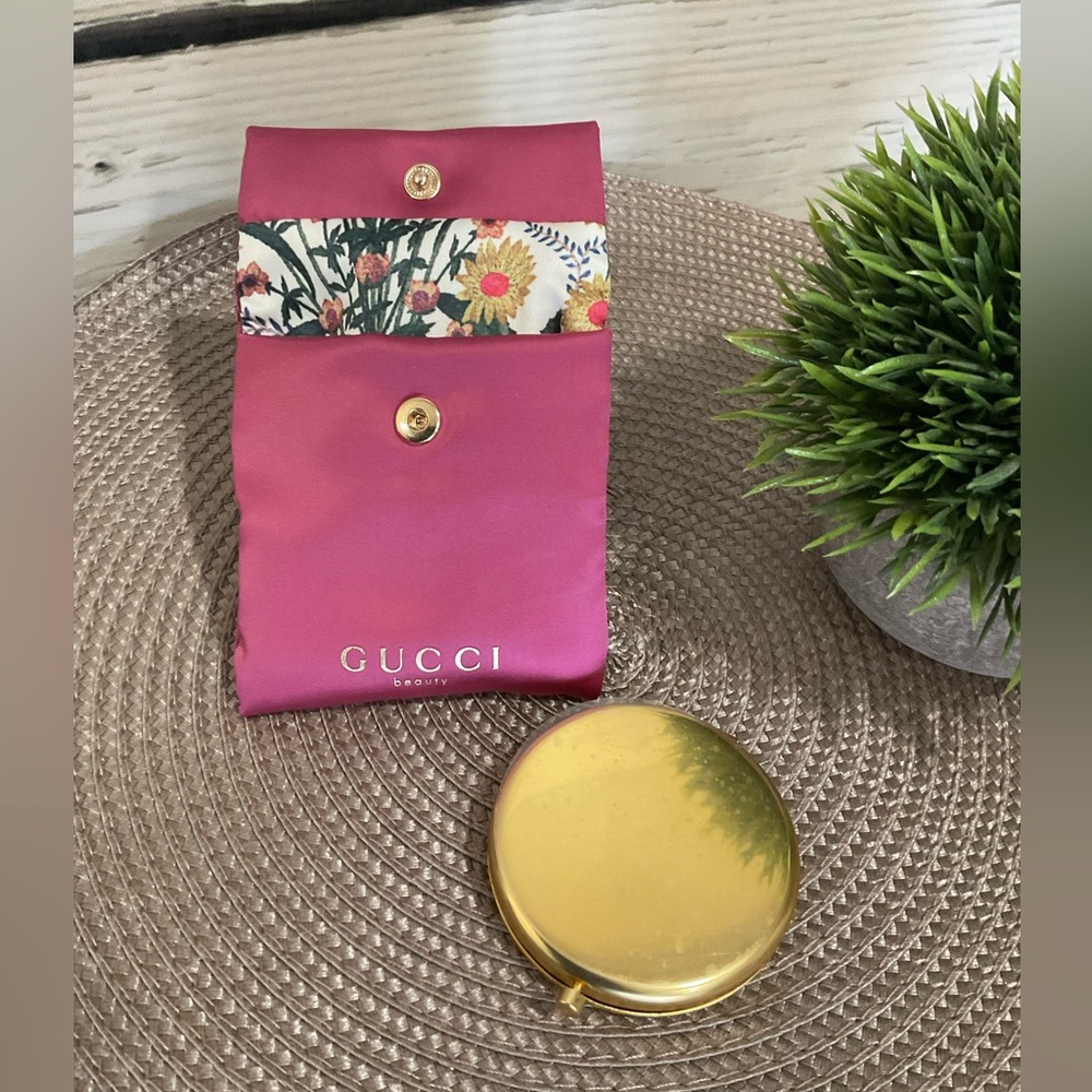 Gucci Gold Floral Compact Mirror with Red Pouch - Picture 6 of 8